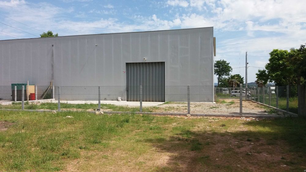 Pavilhão / Armazém - Arrendamento