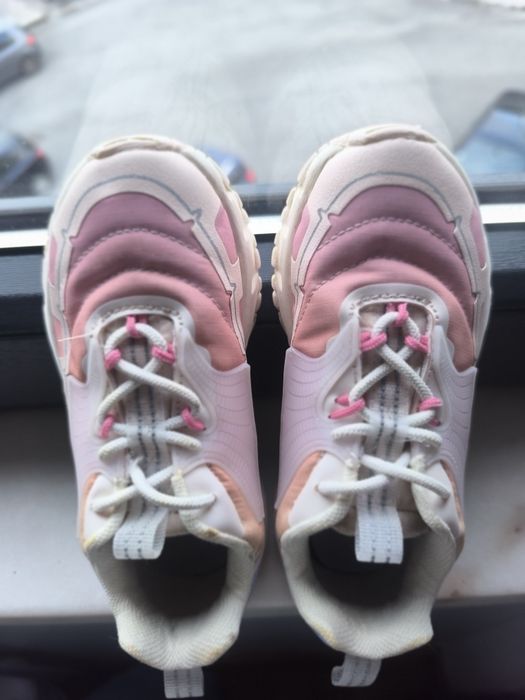 Tênis para menina da Zara tamanho 26