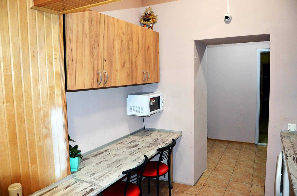 Комфортний хостел з гарним ремонтом. Метро Голосіївська 5 хвилин пішки