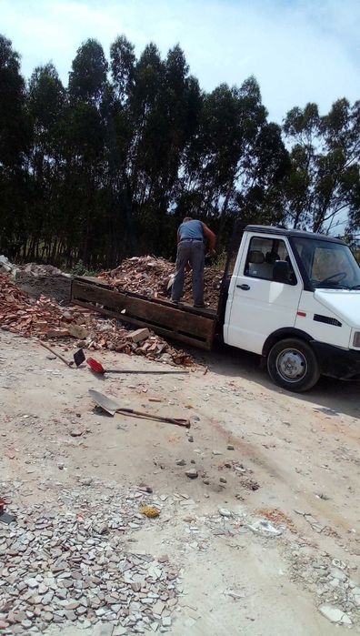 Recolha de Entulhos, Fretes, Limpeza de Monos