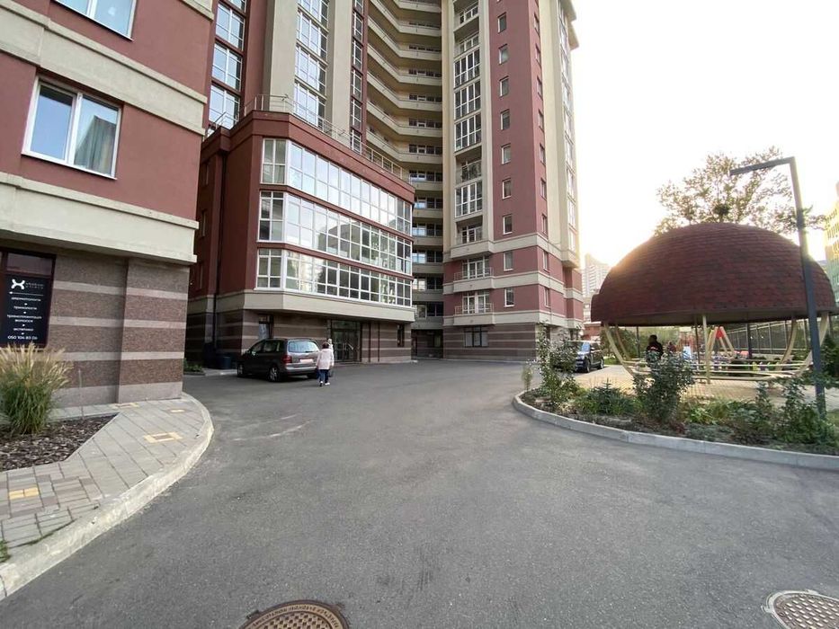 Офіс, Клініка, Салон 74 кв.м, ЖК Адамант, вул. Липківського 33-а