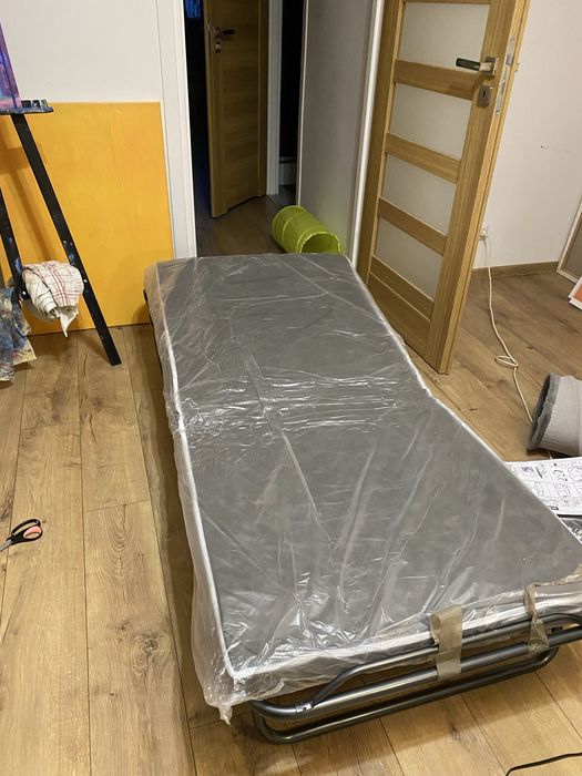 Nowe łóżko polowe / składane
