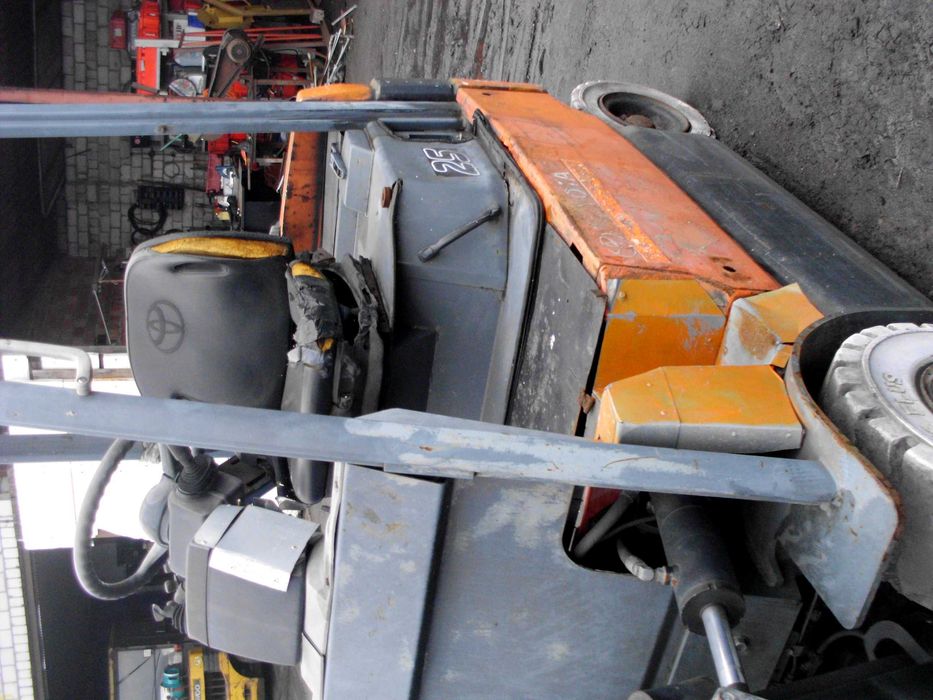 wózek widłowy toyota