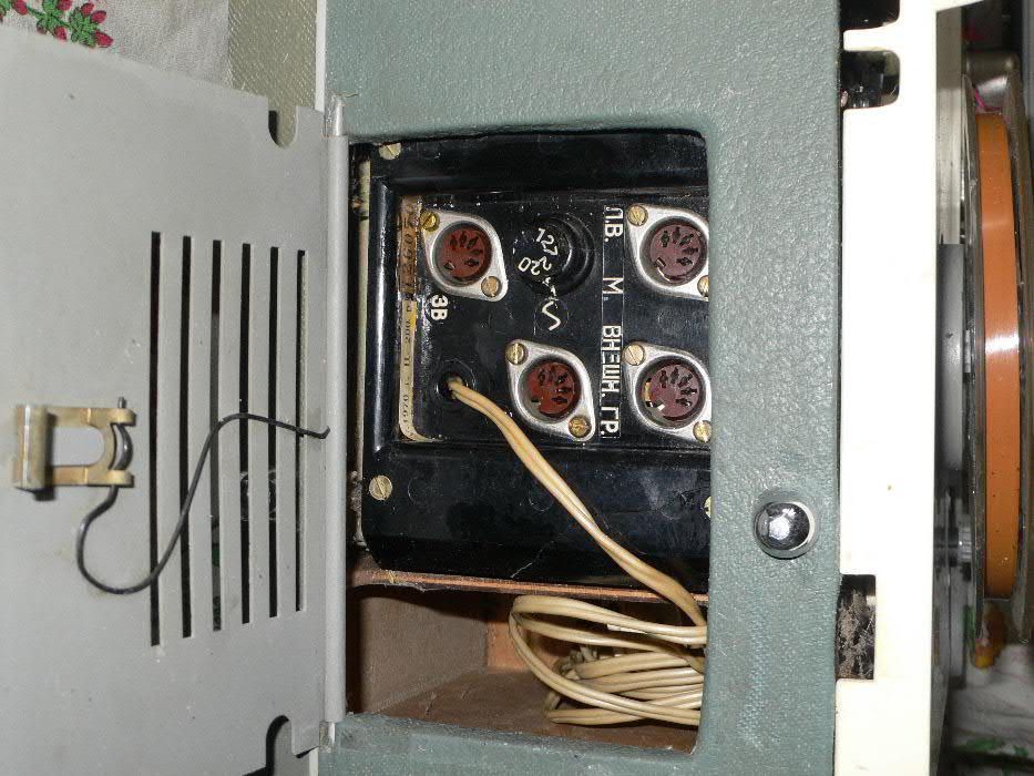 Катушечный магнитофон "Астра-4"Бобинный времен СССР