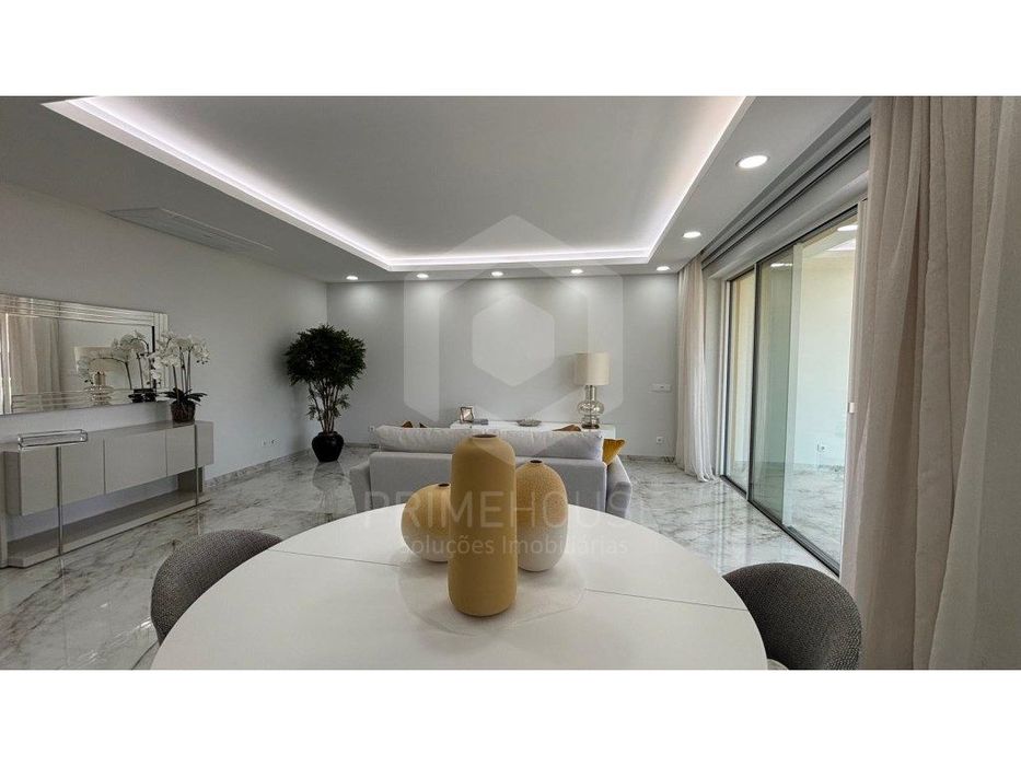 Luxury 3-Bedroom Apartment +1 with Swimming Pool and Parking in Lagos