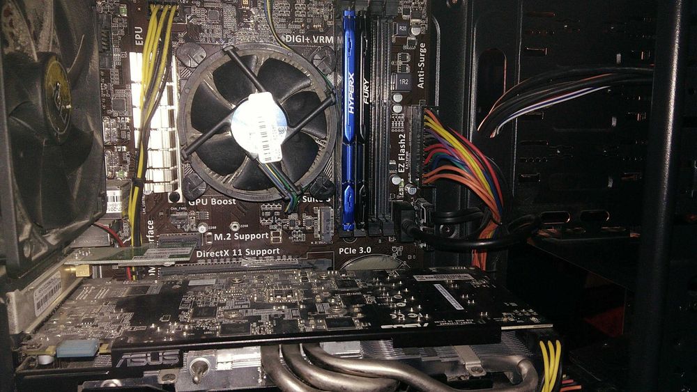 Computador (torre) ASUS H97-PLUS i5-4460 a 3.2GHz GTX660 16GB RAM