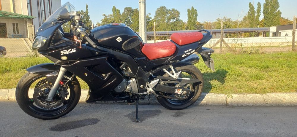 Suzuki SV650S на повному бойовому !!!
