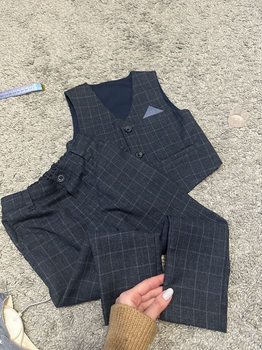 Дитячий класичний костюм.