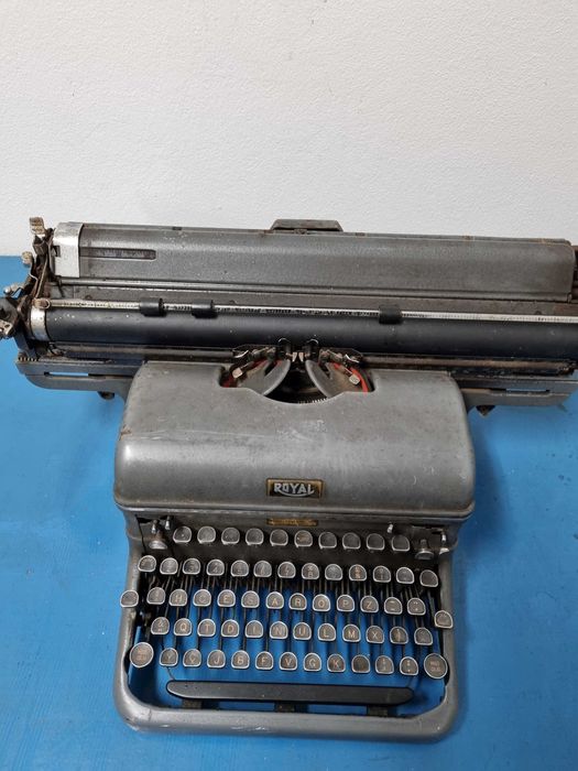 Maquina escrever ROYAL antiga