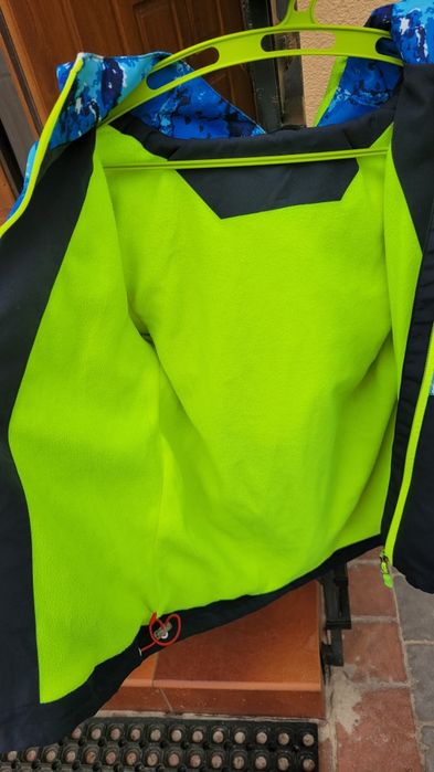 Куртка демисезонна р. 140