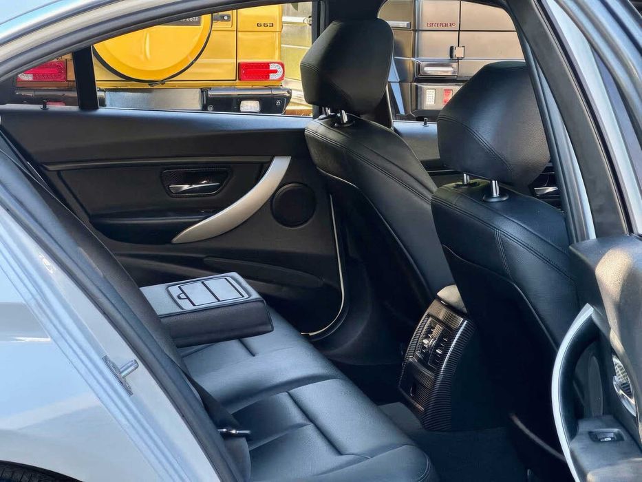 BMW 3 Series 320i      2015