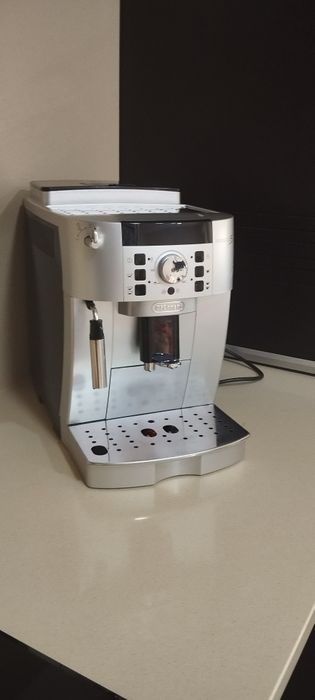 Magnífica S cinza Delonghi