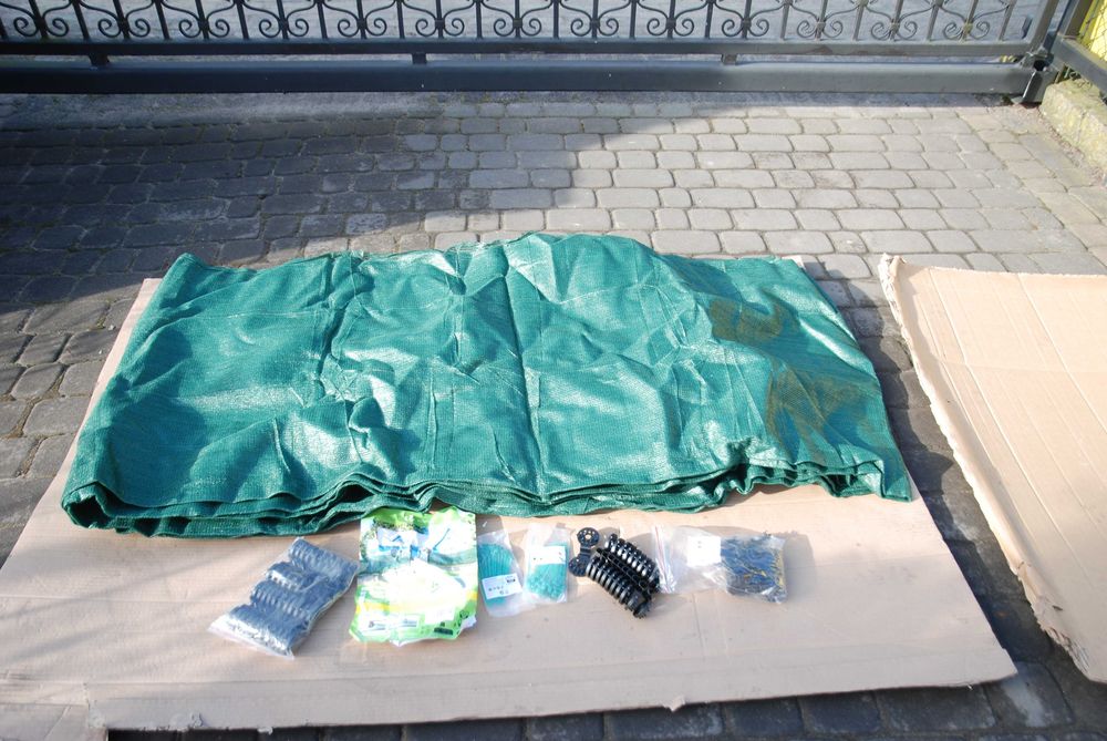 Osłona na płot ,zacieniajaca