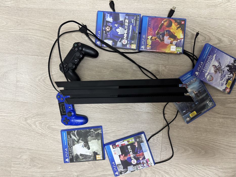 продам PS 4 pro 1ТВ