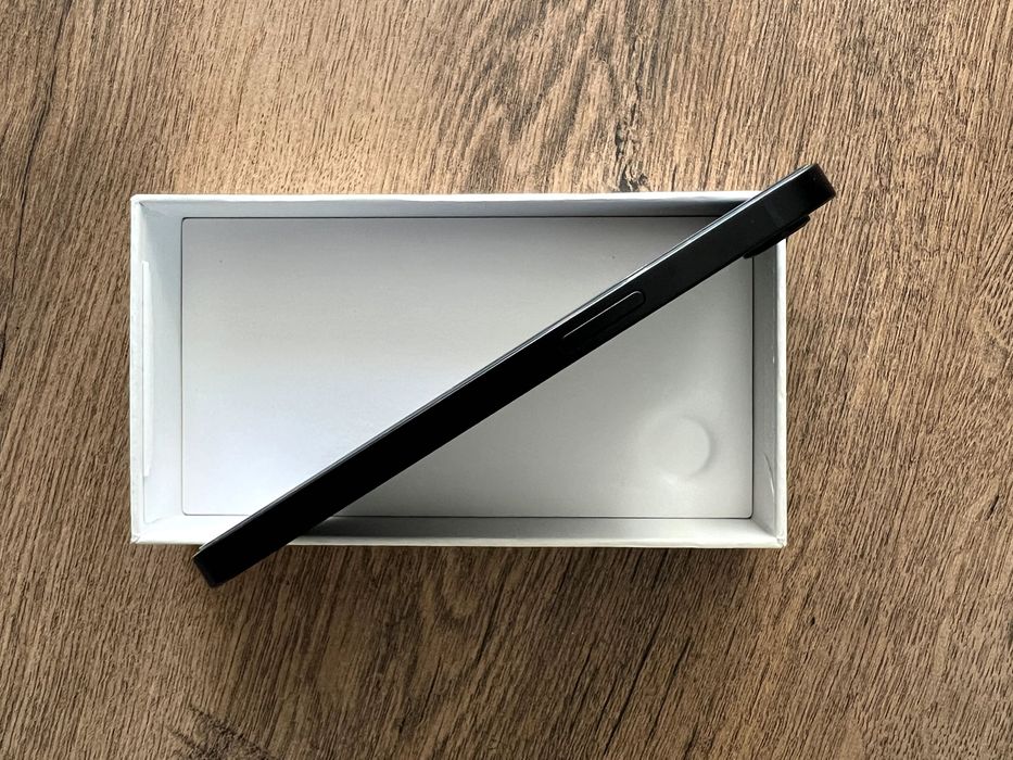 Продам iPhone 16E 128 GB (eSIM)