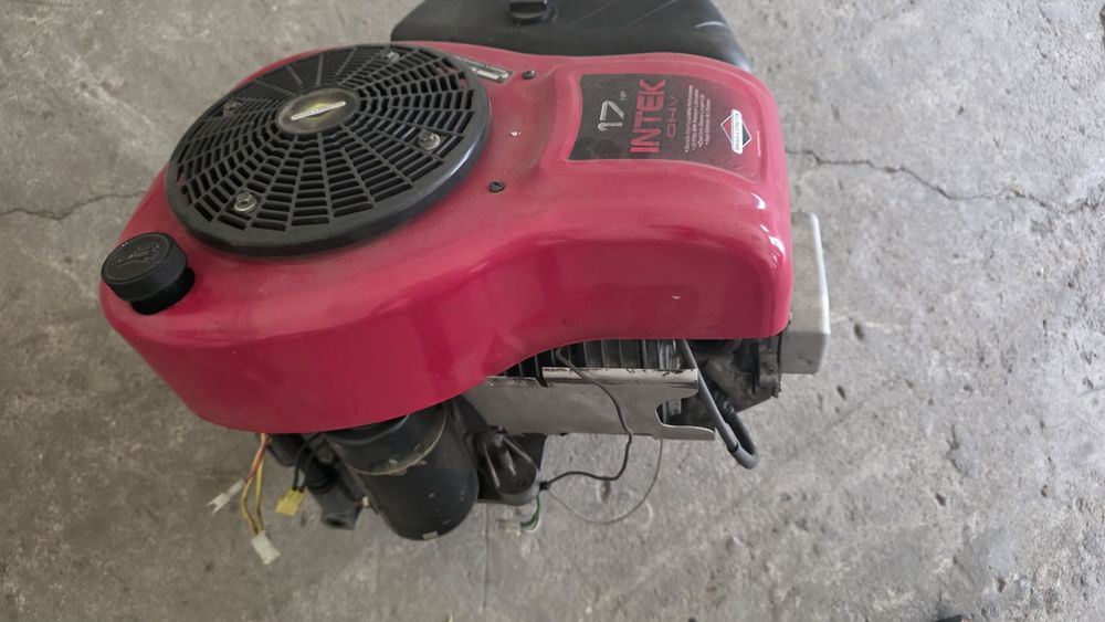 Silnik do traktorka Briggs Straton intek 17 HP na części  cewka cewki regulator gaźnik korbowód Magneto rozrusznik miska wałek cylinder rozrusznik