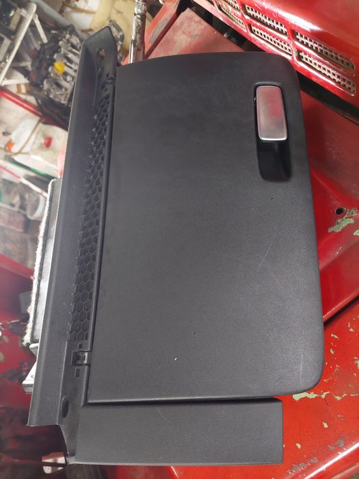Porta luvas audi A1 2010