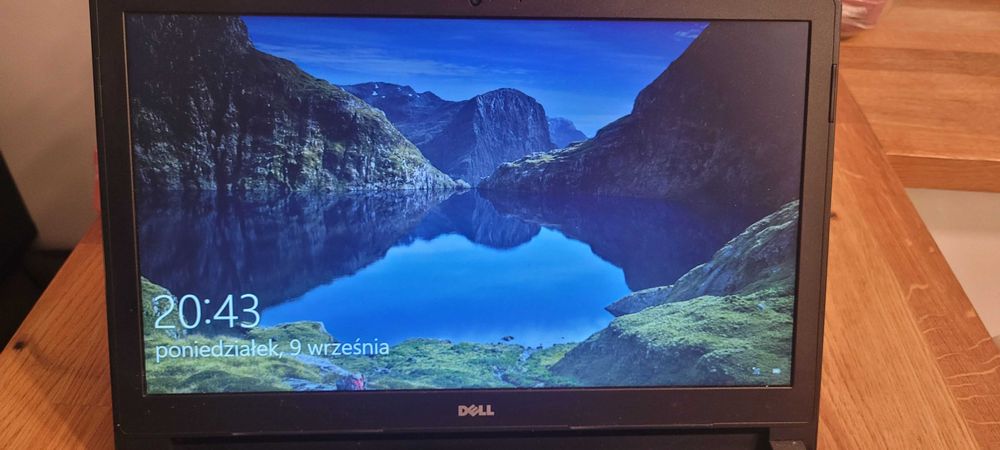 Dell Vostro 3558 i3-5005u 4GB