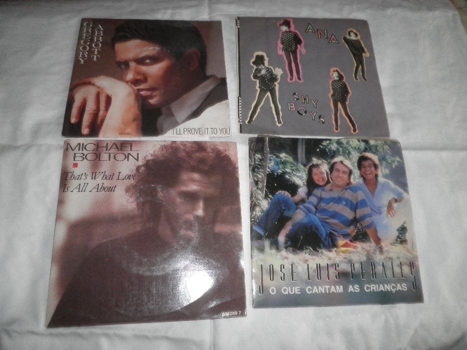 Discos vinil 45r--(40-alguns repetidos)valor de todos