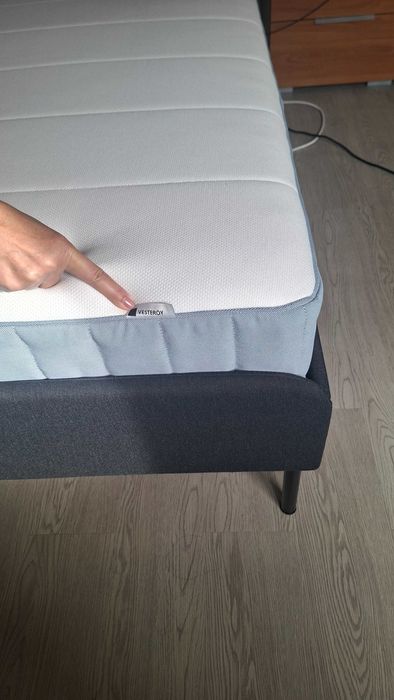 Cama de casal Slattum (160x200) com colchão Vesteroy da Ikea