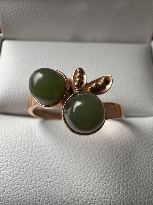 PRL, Złoty pierścionek z Nefrytem r. 19 vintage