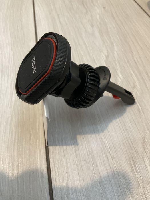 Тримач телефону на вентиляційну решітку в автомобіль TOPK магнітний