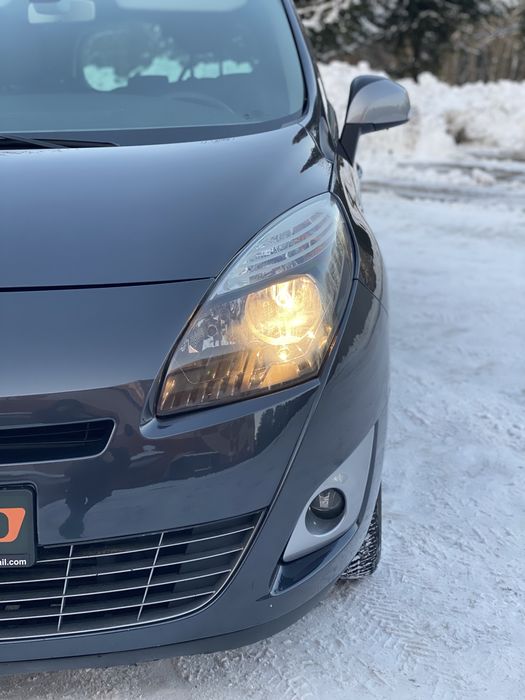 Renault Grand Scenic 20111