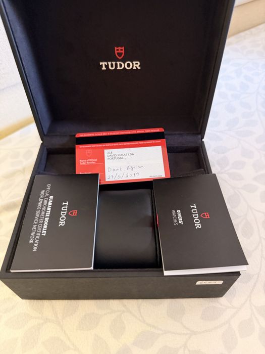 Tudor black bay burgundy - full set - 2019