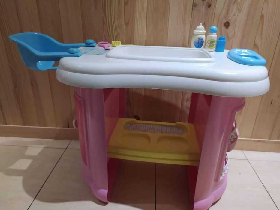 Móvel banheira para bonecas