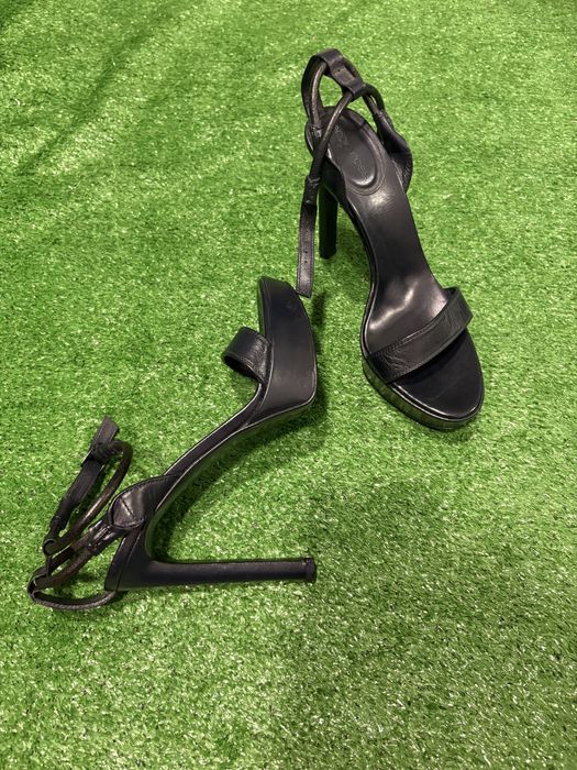 Оригінал нові шкіряні босоніжки