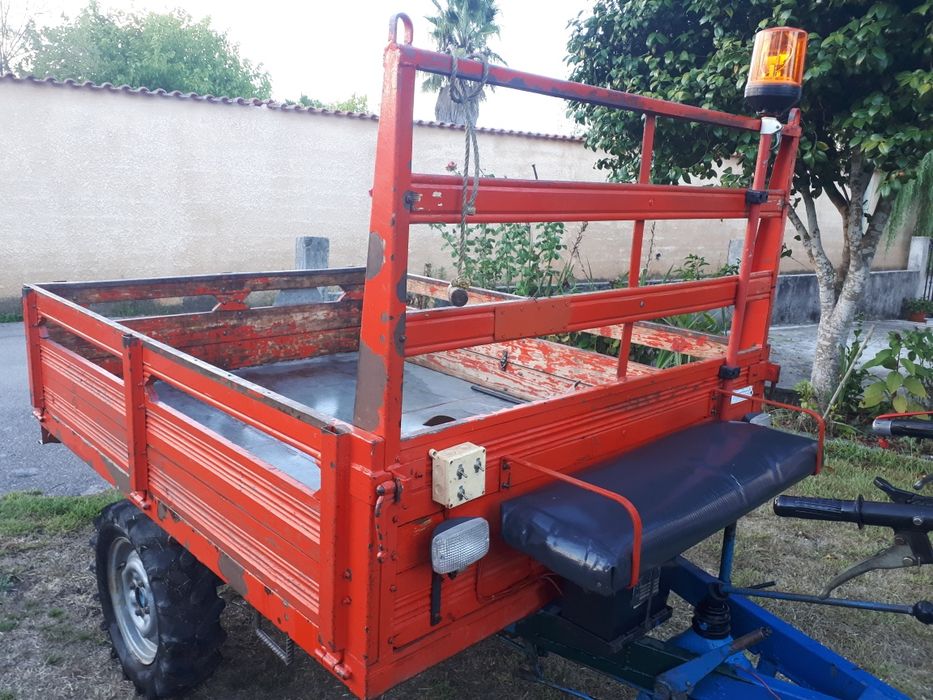 Motoenxada Lombardini 12 cv 4x4, reboque c/ tração e freze