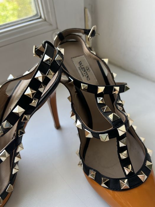 Взуття Valentino