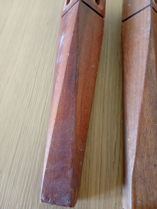 Pernas de móvel em madeira