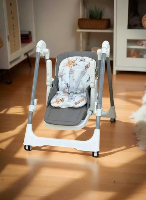 Дитячий стільчик шезлонг для годування з столиком 2 в 1