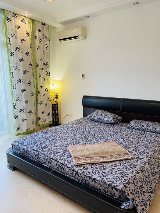 Подобово Посуточно Квартира ЛЮКС тц Украина  просрект Є світло Власник