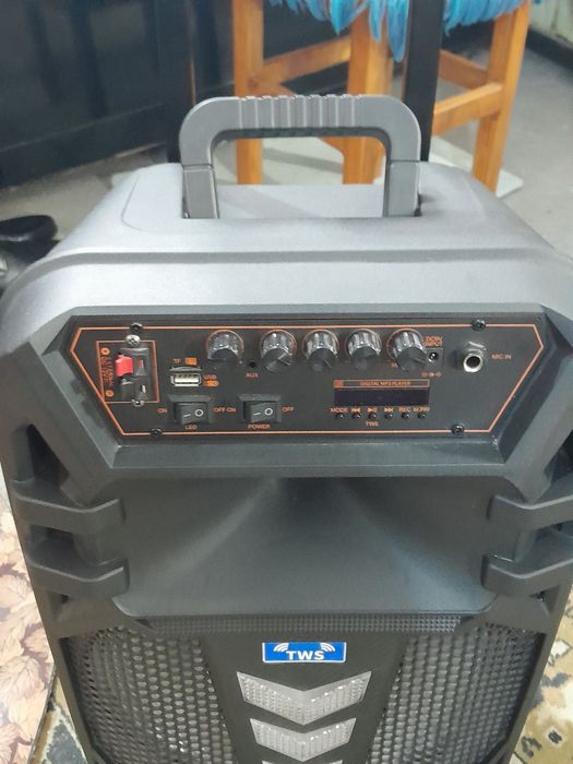 Продам блютуз колонку з мікрофоном