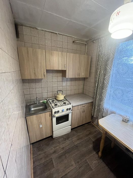 Сдам 2 кв м Студенческая, Валентин. 4000 гр. торг. Военных можно.  .