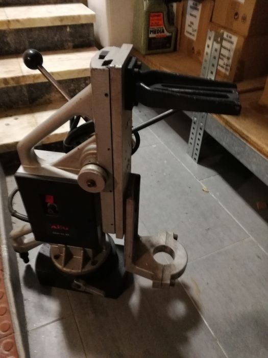 Íman eléctrico para furadora