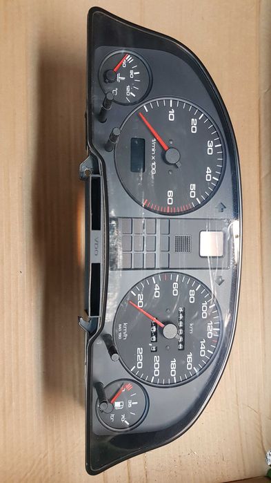 Licznik, zegary, prędkościomierz Audi 80 B4 1.9 TDI
