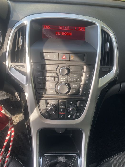 Carrinha Opel Astra J Sports Tourer 1.7 CDTI 125 cv — novembro de 2010