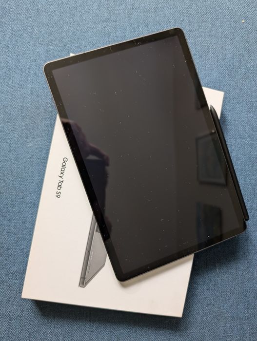 Sprzedam tablet Samsung Galaxy TAB s9 128gb z rysikiem S-pen stan idealny