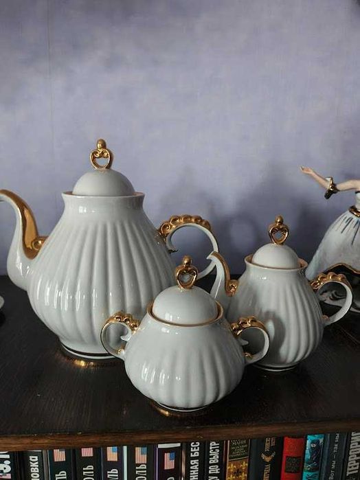 Сервіз вінтаж 46 елементів із сусальним золотом