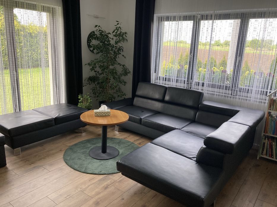Czarny narożnik 270x235 cm / Funkcja spania / stan bdb