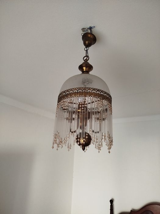 Vários candeeiros de teto