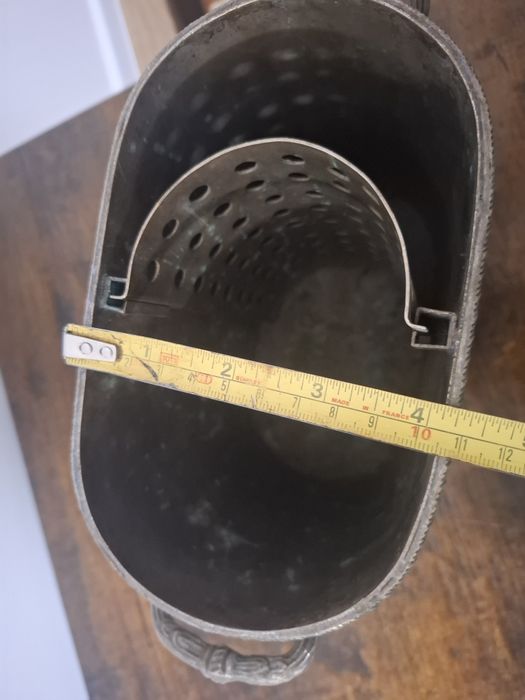 Francuska chłodziarka do wina