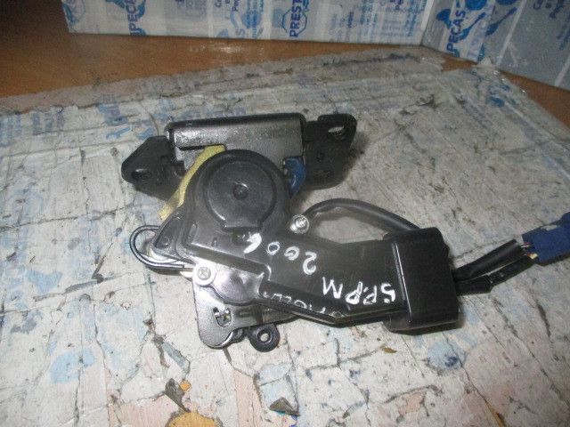 Fechadura / fecho da mala TOYOTA Corolla Sedan (_E15_)