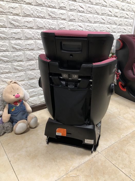 Автокрісло Britax Romer Advansafix i-Size Група 1/2/3 (9-36кг)