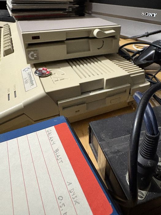 Zamienie na konsole XBox - Amiga500 dwie stacje FDD sampler Midi mysz