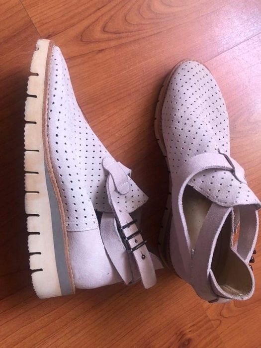 Sapatos de camurça creme 37