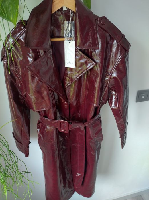 Burgubdowy trencz lakierowana eko skóra MOCHY
